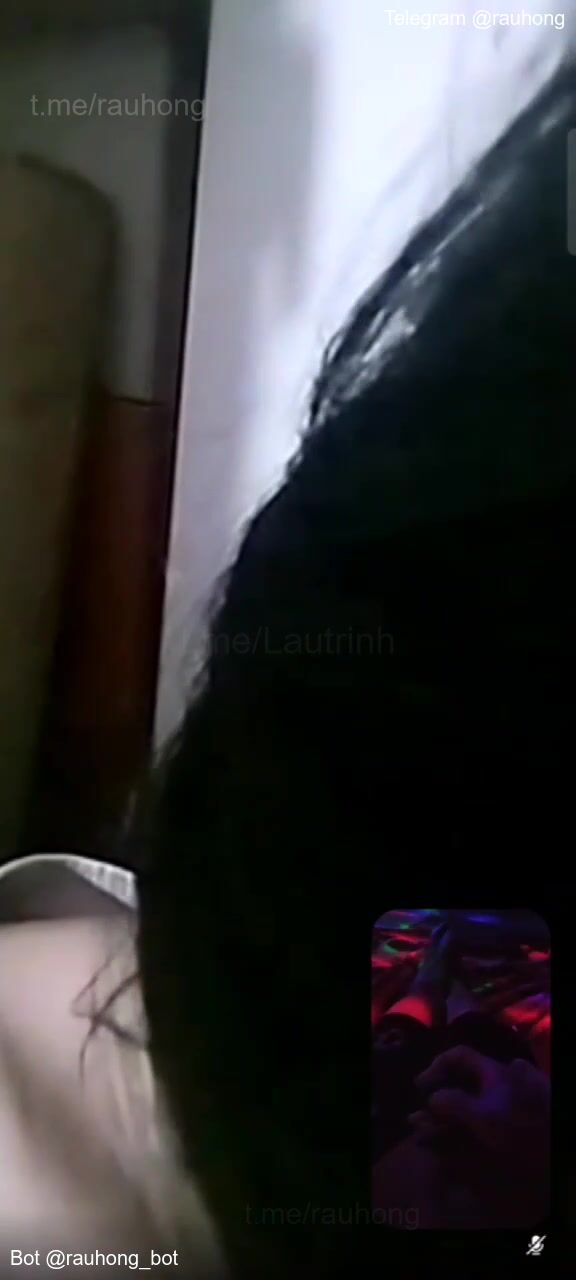 Vừa nằm ở phòng mở đèn bay vừa call video gạ em rau Như Ngọc mới lớn show vú cho xem